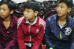 Bộ GD-ĐT tặng bằng khen học sinh nhặt được của rơi trả lại người bị mất