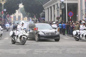 Trực tiếp - Chủ tịch Triều Tiên Kim Jong-un đã về tới khách sạn ở Hà Nội