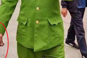 Thông tin vụ công an xã cầm súng yêu cầu người dân ra khỏi trụ sở