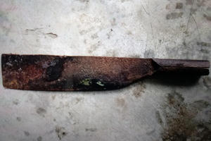 Mâu thuẫn gia đình, chồng đâm chết vợ rồi đi báo Công an