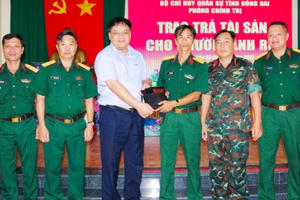 Thiếu tá quân đội trả lại tài sản cho người đánh rơi