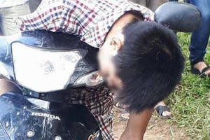Thái Nguyên: Nam thanh niên tử vong bất thương trên xe máy bên vệ đường
