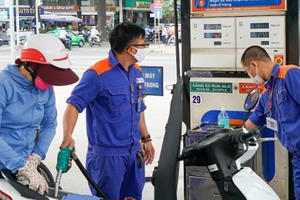 Giá xăng, dầu đồng loạt giảm