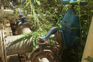 3,5 ngàn dân khát khô bên công trình nước sạch bỏ hoang: Đổ lỗi tứ tung sau khi “ném tiền qua cửa sổ” 3,5 ngàn dân khát khô bên công trình nước sạch bỏ hoang: Đổ lỗi tứ tung sau khi “ném tiền qua cửa sổ”