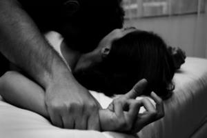 Yên Bái: Bé gái 13 tuổi bị đám bạn 9X quen qua mạng đưa vào nhà nghỉ hiếp dâm tập thể