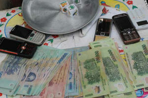 Bắc Kạn: Nguyên Chánh án TAND bị xử phạt lần 2 về tội đánh bạc