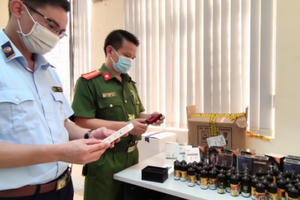 Cửa hàng bán thuốc lá điện tử trái phép vừa bị tịch thu lại “tiếp tục” bán?