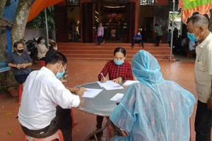 Xử phạt hơn 300 triệu đồng đối với nhóm người tụ tập cúng bái, bất chấp dịch bệnh