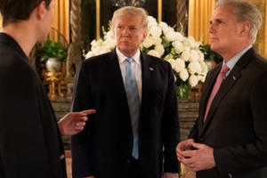 Ông Trump mở tiệc giữa lúc quân Mỹ triển khai chiến dịch ám sát tư lệnh Iran?