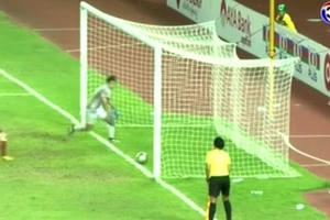 Trọng tài đã "cướp" chức vô địch của Việt Nam như thế nào?