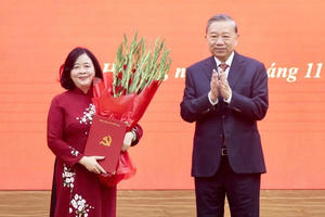 Bà Bùi Thị Minh Hoài làm Bí thư Đảng ủy MTTQ, các đoàn thể Trung ương