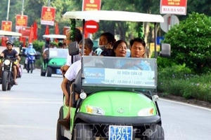 Gần 200 hộ kinh doanh tại Cửa Lò đăng ký mua mới xe điện 4 bánh