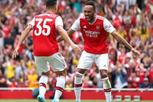 Không tận dụng tốt cơ hội, Arsena nhìn "Mãnh sư" ôm Cup rời sân Emirates