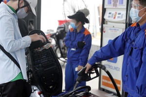 Bộ Công Thương nói gì về giá xăng ở Malaysia chỉ 13.000 đồng mỗi lít?