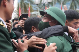 Xử phạt 2 thanh niên trốn nghĩa vụ quân sự 125 triệu đồng Xử phạt 2 thanh niên trốn nghĩa vụ quân sự 125 triệu đồng