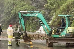 CSGT tăng cường phòng, chống thiên tai mùa mưa bão