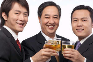 Bí quyết “vàng” giúp nam giới yên tâm uống rượu bia