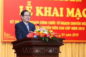 Gần 600 công chức thi nâng ngạch lên chuyên viên cao cấp