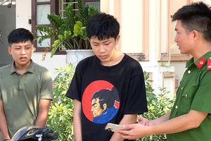 Bắt giữ 2 đối tượng cướp giật điện thoại iPhone tại Ninh Bình