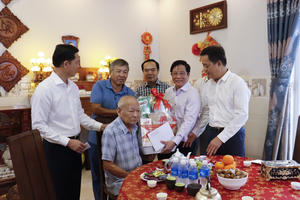 Thăm, tặng quà người có công tại An Giang nhân kỷ niệm 78 năm Ngày Thương binh - Liệt sĩ