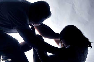 “Yêu râu xanh” dở trò đồi bại với bé gái 9 tuổi rồi đến công an đầu thú