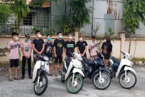 Xử phạt nhóm thanh niên "choai" lạng lách, đánh võng tại Bắc Từ Liêm