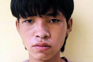 Lời khai của nam thanh niên "thông chốt" kiểm dịch tông công an nhập viện cấp cứu