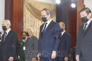 Tổ chức trọng thể Lễ viếng nguyên Tổng Bí thư Lê Khả Phiêu tại TP Hồ Chí Minh Tổ chức trọng thể Lễ viếng nguyên Tổng Bí thư Lê Khả Phiêu tại TP Hồ Chí Minh