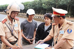 Công khai danh tính cán bộ can thiệp vi phạm an toàn giao thông