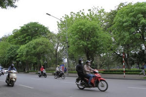 Xử phạt người vi phạm lệnh 'hạn chế ra đường' thế nào?