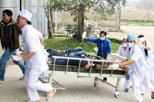 Lai Châu: Nghi ngộ độc thực phẩm khiến 7 người chết, 11 người cấp cứu