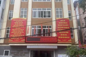 Đòi 1,5 triệu mới cho F0 đi viện: Trạm trưởng y tế mang tiền xuống trả dân