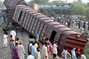 Pakistan: Tai nạn tàu hỏa nghiêm trọng, gần 160 người thương vong