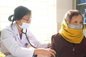 Giữ ấm cơ thể cho người già, trẻ em trong những ngày rét đậm