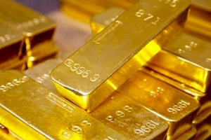 Giá vàng hôm nay 28/8: Giá vàng tăng yếu ớt do đồng USD rớt thảm hại