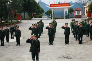 Lễ 'Chào cờ chủ quyền' thiêng liêng ngày đầu năm mới ở nơi biên thùy
