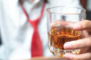 Nguy cơ tổn thương não vì sai lầm thường gặp trong bữa nhậu Nguy cơ tổn thương não vì sai lầm thường gặp trong bữa nhậu