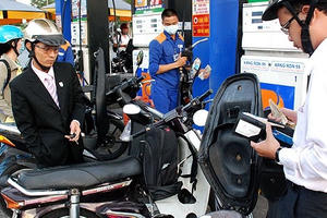 Giá xăng dầu đồng loạt giảm trong ngày đầu tiên của năm 2019