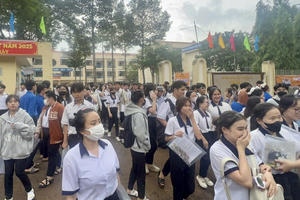 Cập nhật kỳ thi Tốt nghiệp THPT: Nhiều cảm xúc sau khi kết thúc môn Ngữ Văn