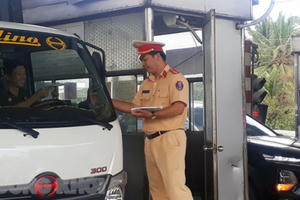 Tạm thời cấm loại xe ô tô tải từ 3 trục trở lên lưu thông qua cầu Rạch Miễu