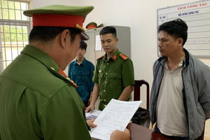 Khởi tố đối tượng lấy sổ đỏ người khác để thế chấp vay tiền