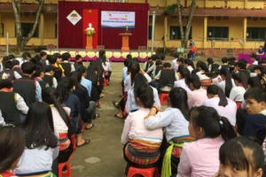 Cảnh báo vấn nạn 'thầy biến thái' trong trường học