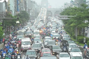 Hà Nội lập 87 trạm thu phí phương tiện vào nội đô - phí lại chồng phí?