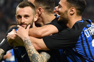 Inter 4-0 Cagliari: Đại tiệc bàn thắng