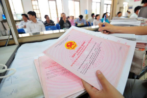 Đề xuất phạt thật nặng chủ đầu tư chây ì làm sổ đỏ cho người dân