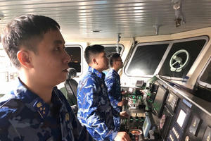 Khẩn trương tìm kiếm 9 ngư dân gặp nạn do chìm tàu cá Khẩn trương tìm kiếm 9 ngư dân gặp nạn do chìm tàu cá