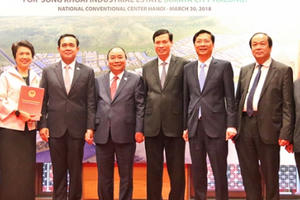 Quảng Ninh: Trao Giấy chứng nhận đầu tư dự án hàng nghìn tỉ đồng cho nhà đầu tư Thái Lan Quảng Ninh: Trao Giấy chứng nhận đầu tư dự án hàng nghìn tỉ đồng cho nhà đầu tư Thái Lan