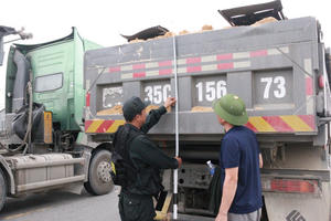 Nghệ An tăng cường xử lý xe quá khổ, quá tải