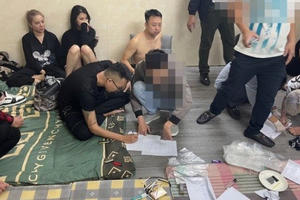 Hà Nội: Bắt nhóm đối tượng thuê nhà để tổ chức "tiệc ma túy"