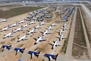 Tin kinh tế 7AM: Hàng nghìn máy bay phải "đắp chiếu"; Chỉ có một nửa doanh nghiệp có thể trụ tới tháng 6 Tin kinh tế 7AM: Hàng nghìn máy bay phải "đắp chiếu"; Chỉ có một nửa doanh nghiệp có thể trụ tới tháng 6